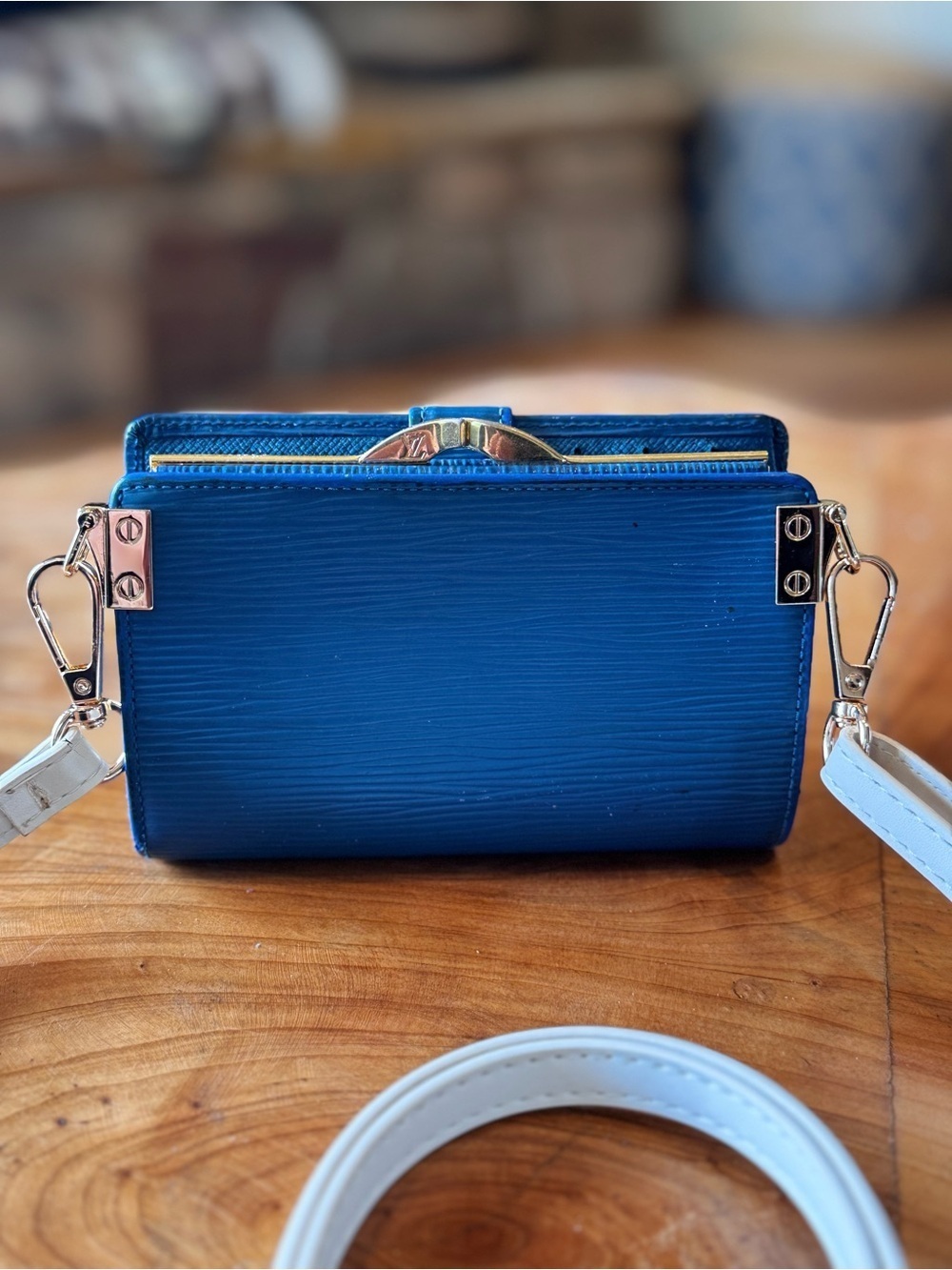 Louis Vuitton Epi Porte Monnaie Billets Viennois Leather reinvented Crossbody - Picture 4 of 15